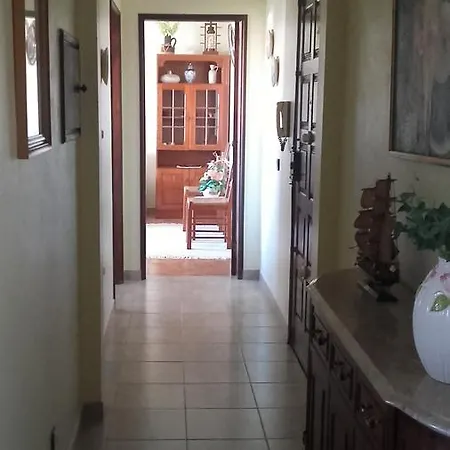 Av. Das Comunidades Portuguesas Apartment *