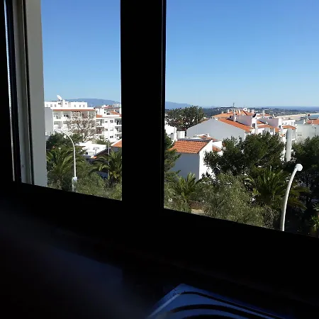 Apartamento Av. Das Comunidades Portuguesas *